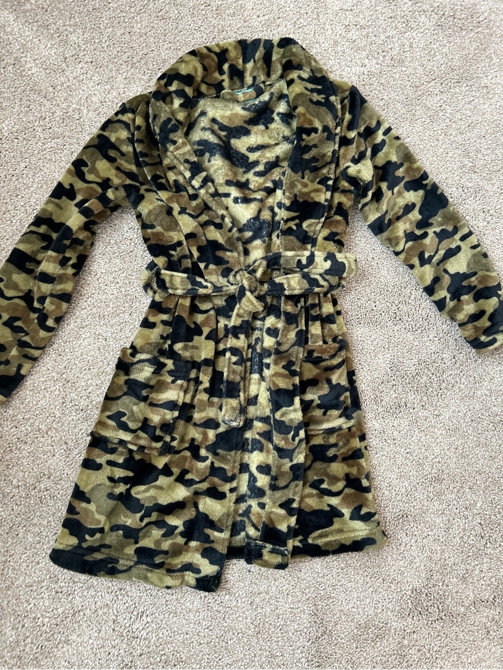 Kids Camo Plush Bathrobe - Olive Green